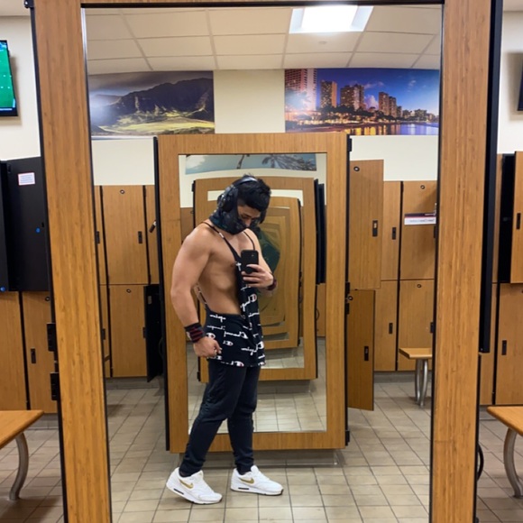 Meet your Posher, Cameron - Picture 1 of 1